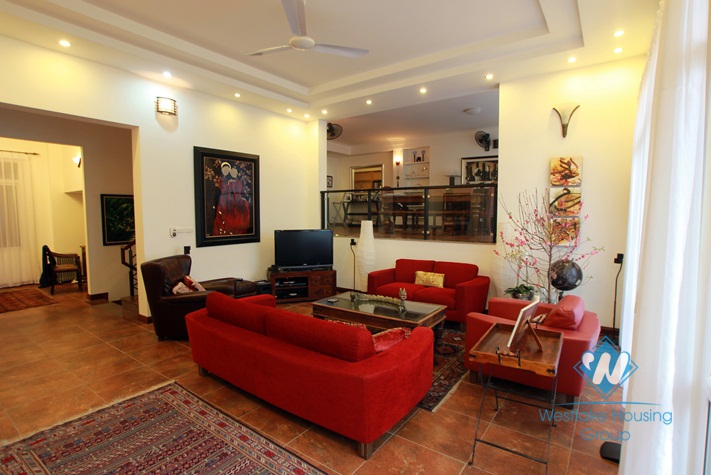 Beautiful house for rent in Westlake area, facing to the lake